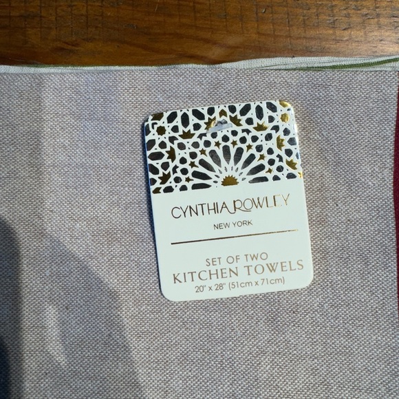 Cynthia Rowley Christmas Kitchen Towels - Picture 3 of 4